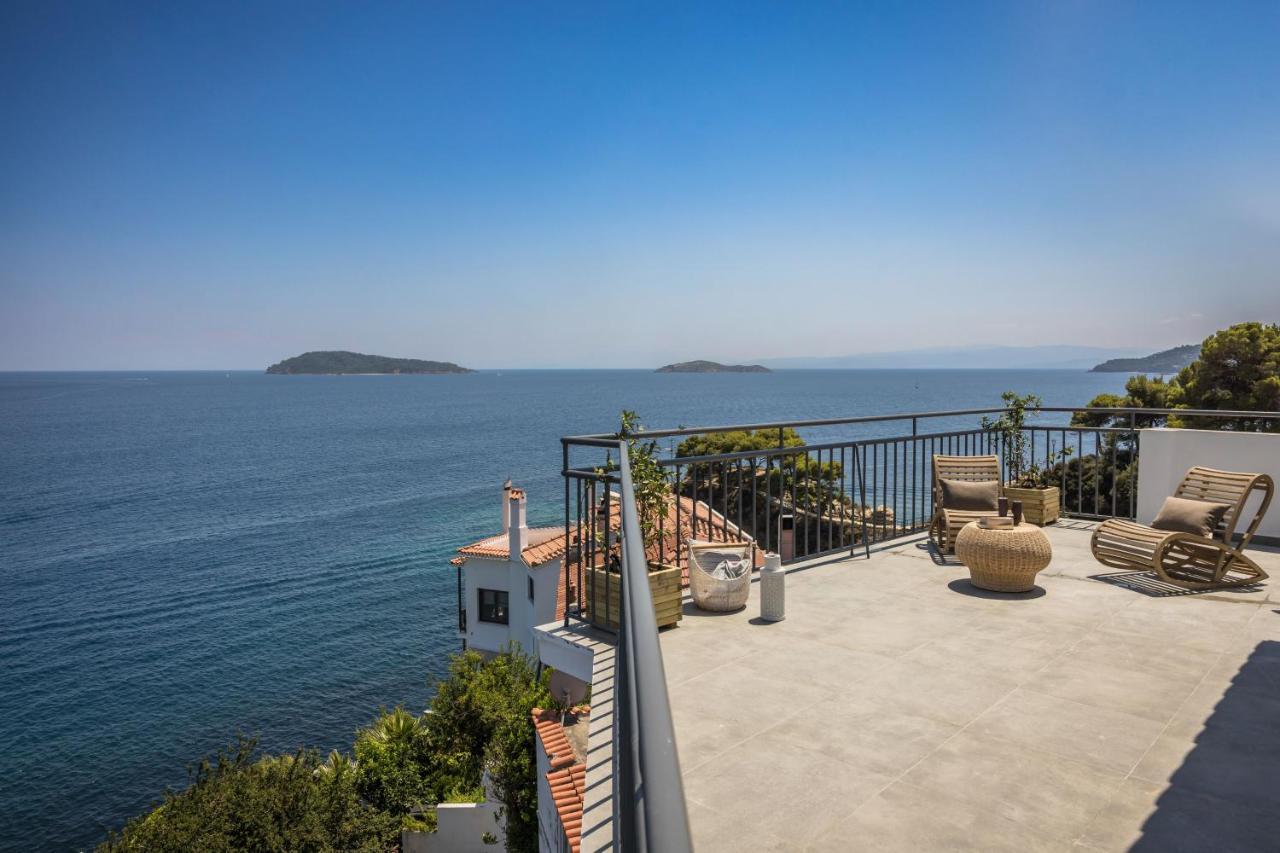 Otel The Rock İskados
